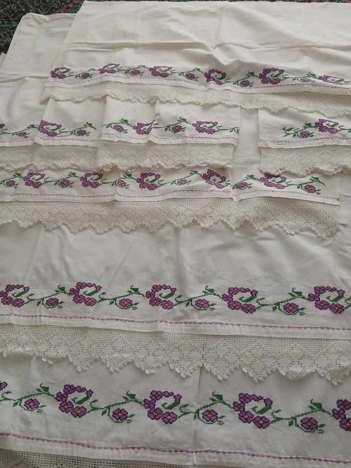 Mor Nakışlı Klasik Masa Örtüsü - Görsel 2