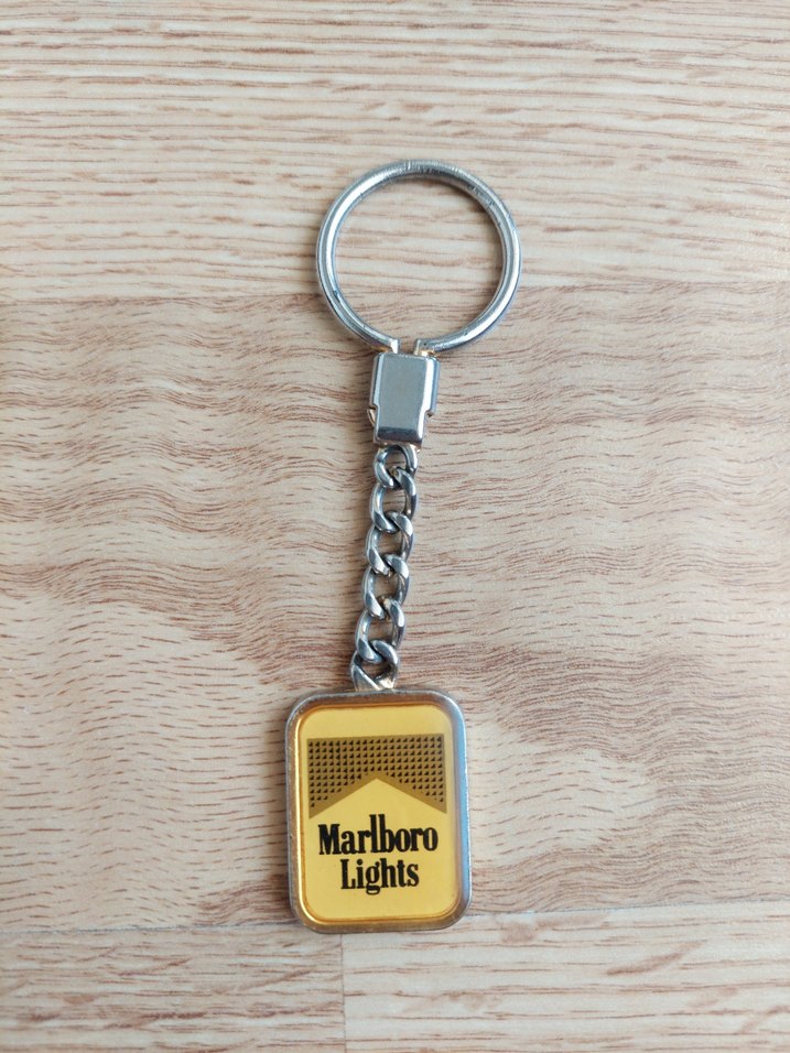 Altın Renk Marlboro Light Anahtarlık - Görsel 4