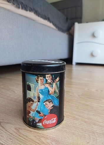 Beden Vintage Antika Eski Metal Coca Cola Kutusu