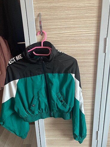 bershka yağmurluk
