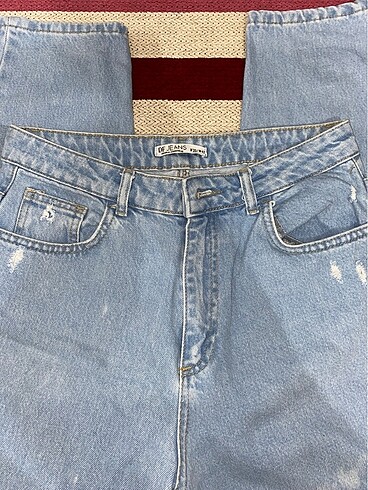 Buz mavisi yırtık desenli kot pantolon - Görsel 4