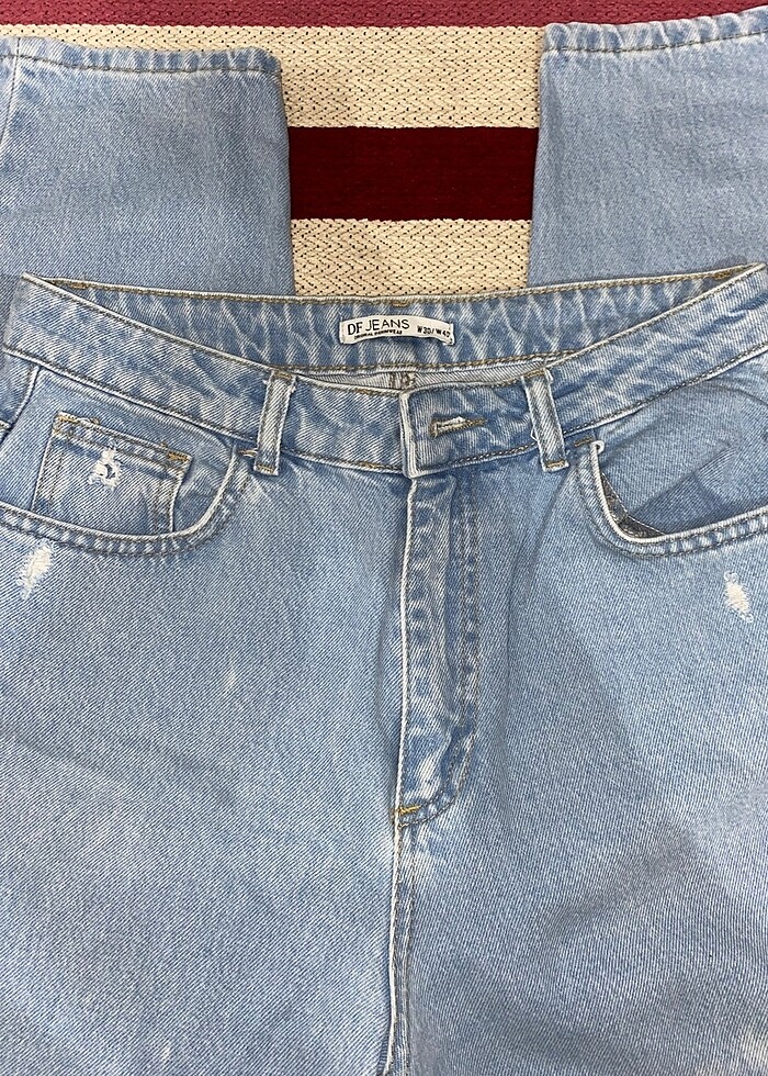 Buz mavisi yırtık desenli kot pantolon - Görsel 4