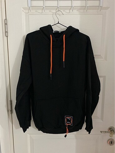 Siyah sweatshirt
