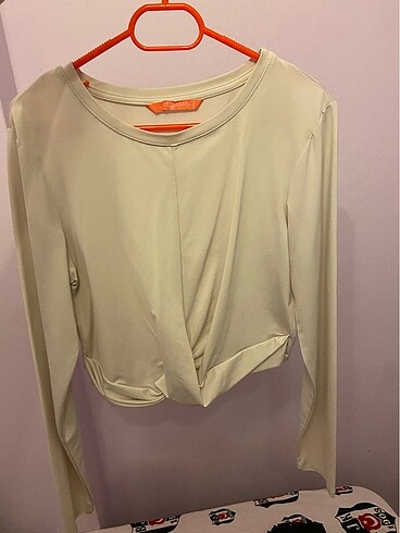 Defacto spor crop