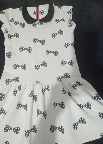 Kız Çocuk Siyah Fiyonk Desenli Beyaz Elbise - Görsel 3