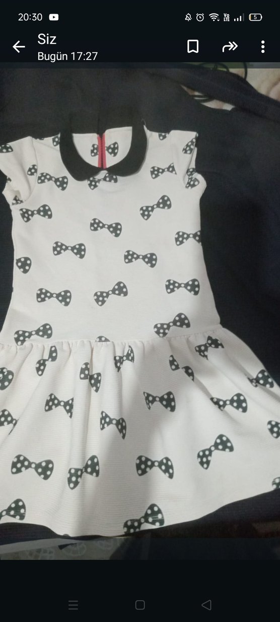 Kız Çocuk Siyah Fiyonk Desenli Beyaz Elbise - Görsel 3