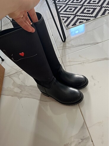 Zara Bot Uzun