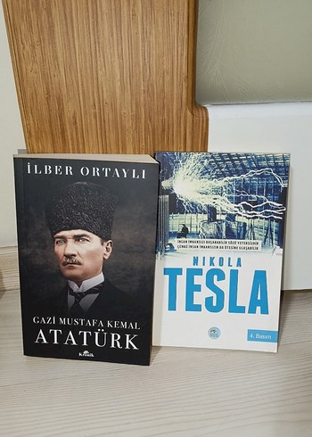 Gazi Mustafa Kemal Atatürk ve Nikola Tesla Biyografi Kitapları