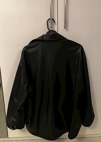 Zara Balon kollu suni deri oversize ceket - Görsel 4