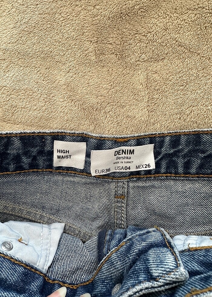 Bershka Yüksek Bel Kot Şort - Görsel 3