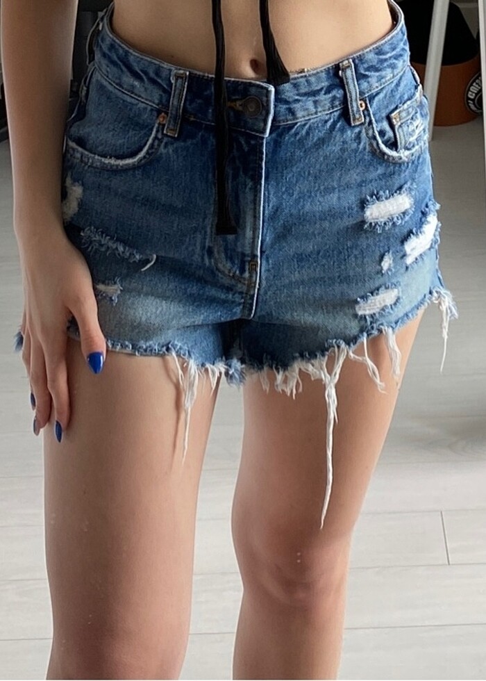 Bershka Yüksek Bel Kot Şort - Görsel 4