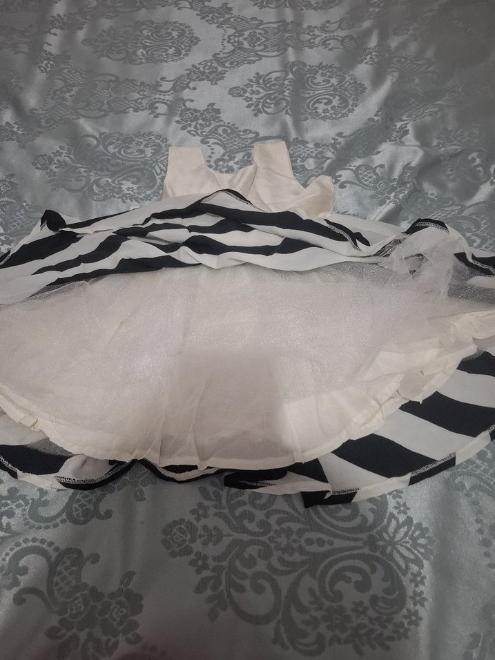 Kız Çocuk Beyaz Siyah Çizgili Askılı Elbise - Görsel 4