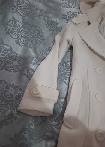 Düğmeli Beyaz Midi Kadın Kaban - Görsel 3