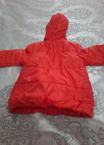 Erkek Çocuk Kırmızı Kapüşonlu Mont - Görsel 7