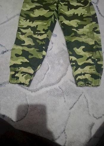 Erkek Çocuk Kamuflaj Desenli Bol Kesim Pantolon - Görsel 4