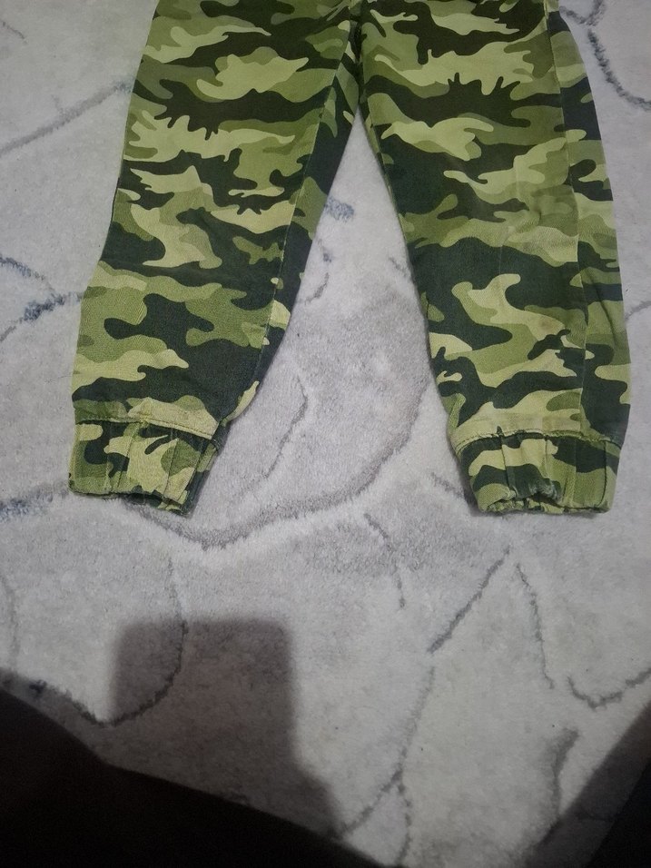 Erkek Çocuk Kamuflaj Desenli Bol Kesim Pantolon - Görsel 4