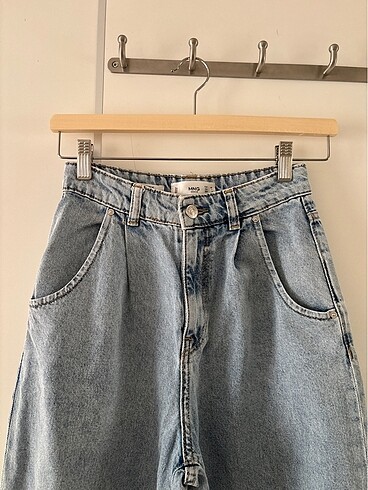 Mango Mango Jean