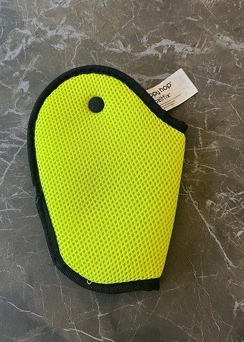 15-36 kg Beden Ferrari Oto Koltuk Yükseltici ve Emniyet Kemeri Koruyucu 15-36kg