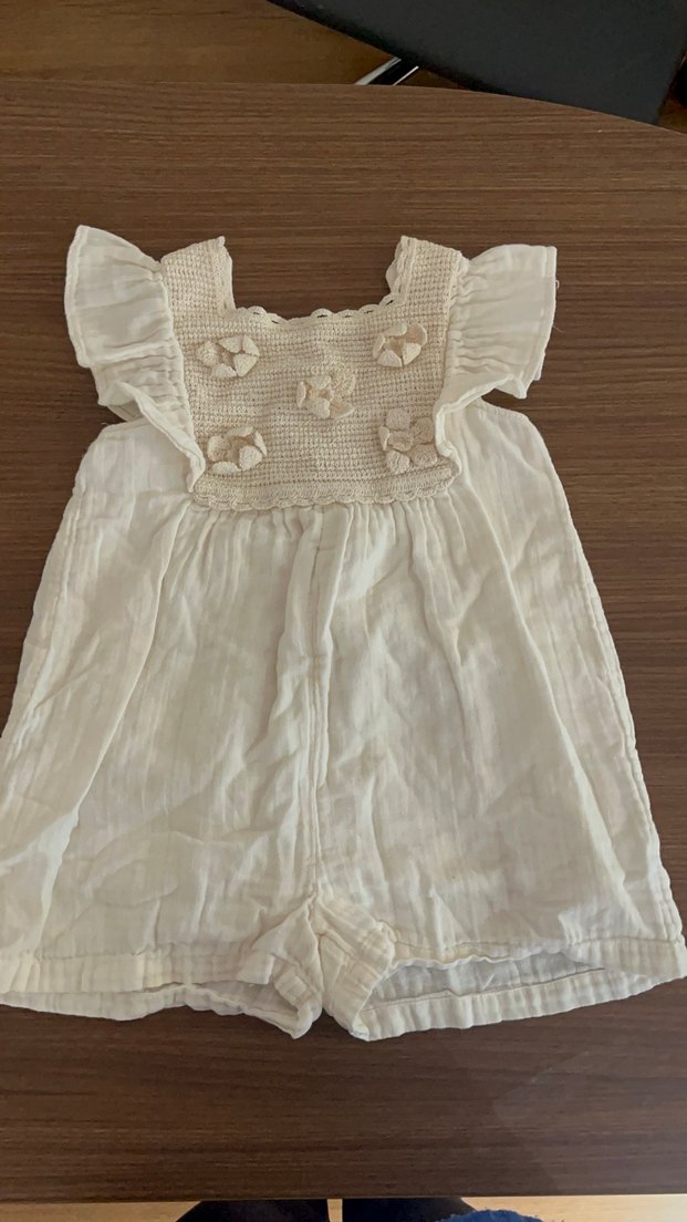 Nakışlı Fırfırlı Beyaz Bebek Kız Tulum - Görsel 2