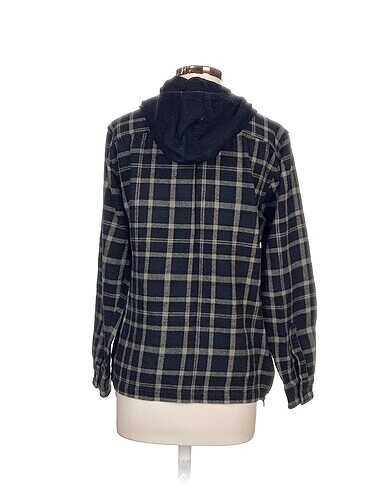 s Beden Pull and Bear Gömlek %70 İndirimli.