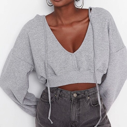 içi polarlı kapüşonlu v yaka crop sweatshirt