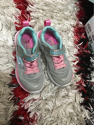 27 numara kız çocuk skechers