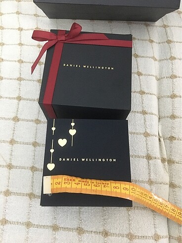 Beden Daniel Wellington bileklik kutusu
