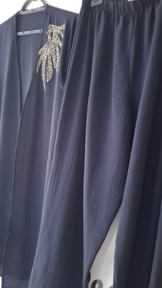 Mavi ve Gri Desenli takım - Görsel 3