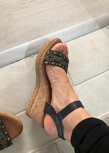 Siyah topuklu ayakkabı - Görsel 3