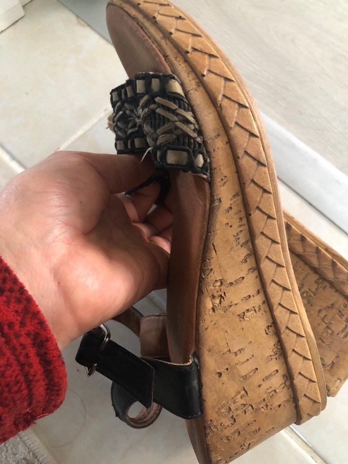 Siyah topuklu ayakkabı - Görsel 4