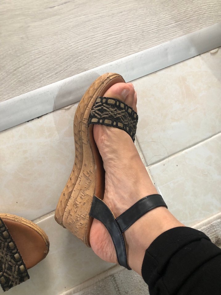 Siyah topuklu ayakkabı - Görsel 3