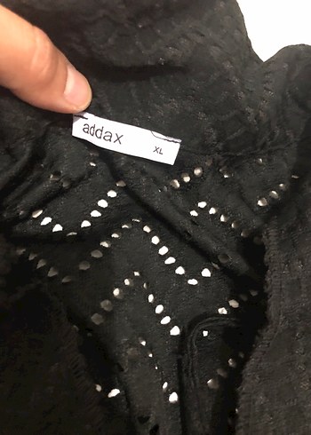 Addax Siyah Dantel Detayli Nakisli Crop Bluz