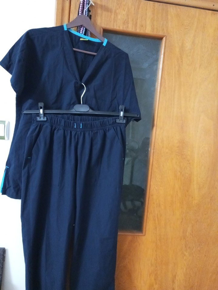 Erkek Lacivert Kısa Kollu Bol Kesim hastane forması - Görsel 2