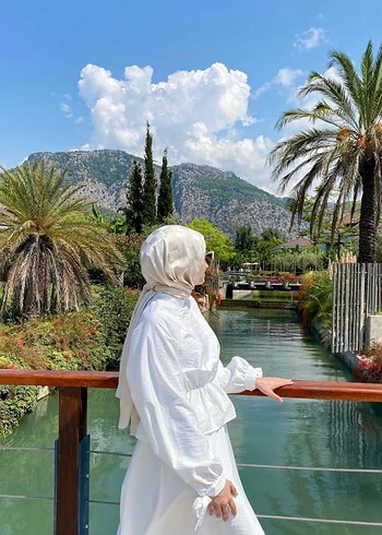 Beyaz Etekli Takım - Görsel 2