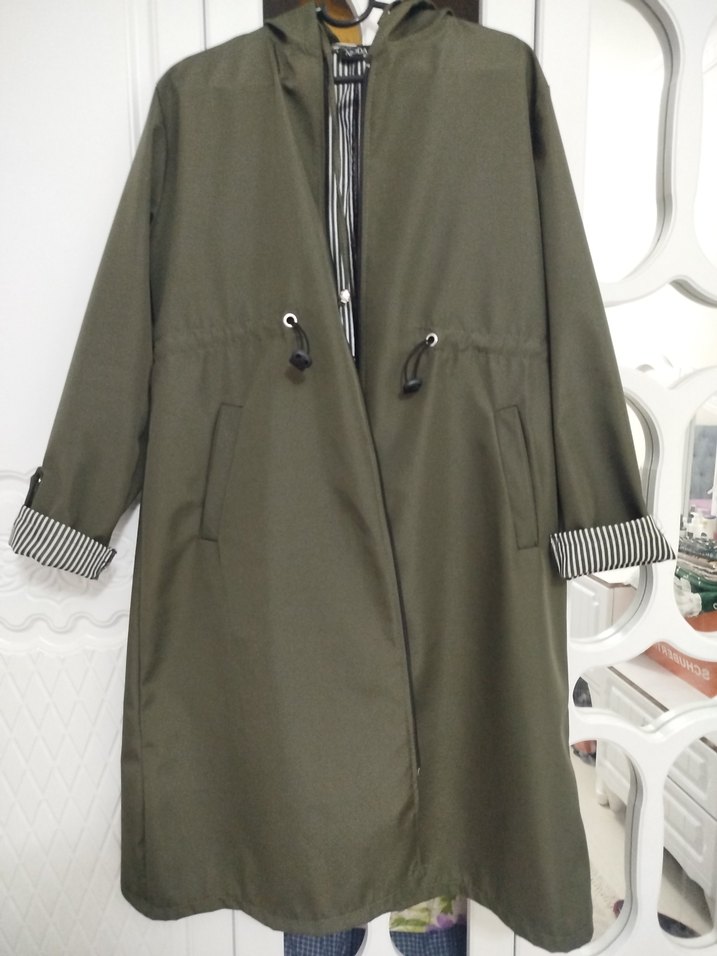 Kadın Haki Uzun Kuşaklı Yağmurluk - Görsel 2