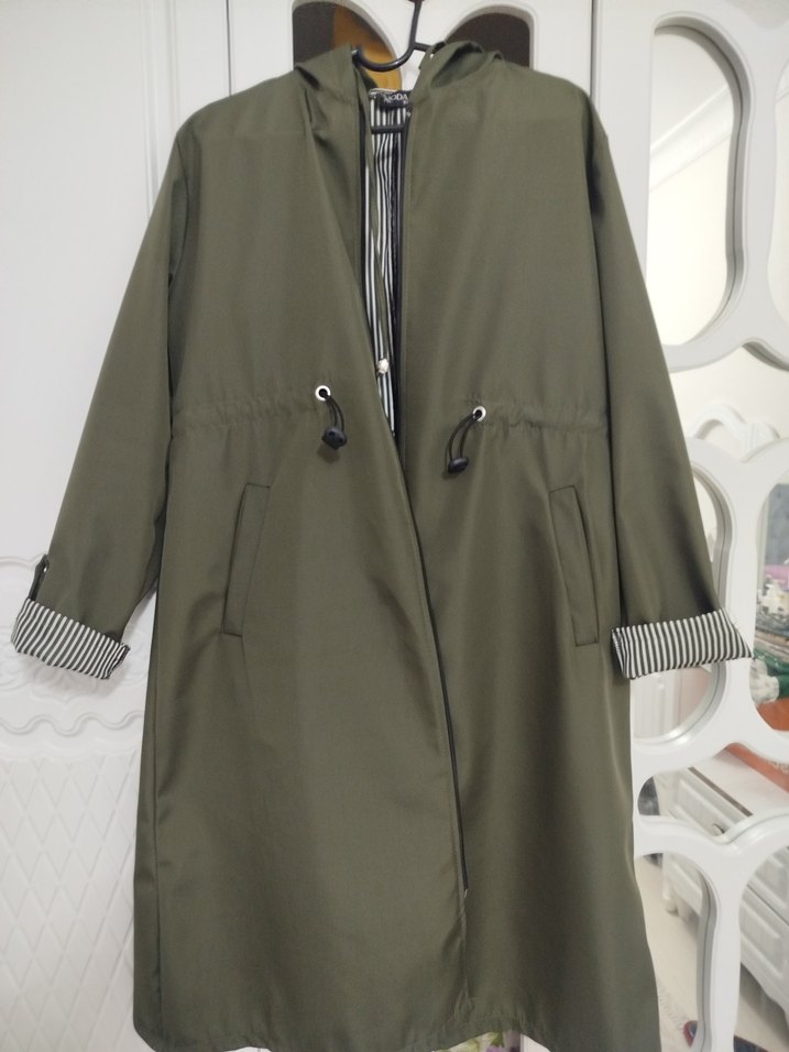 Kadın Haki Uzun Kuşaklı Yağmurluk - Görsel 4