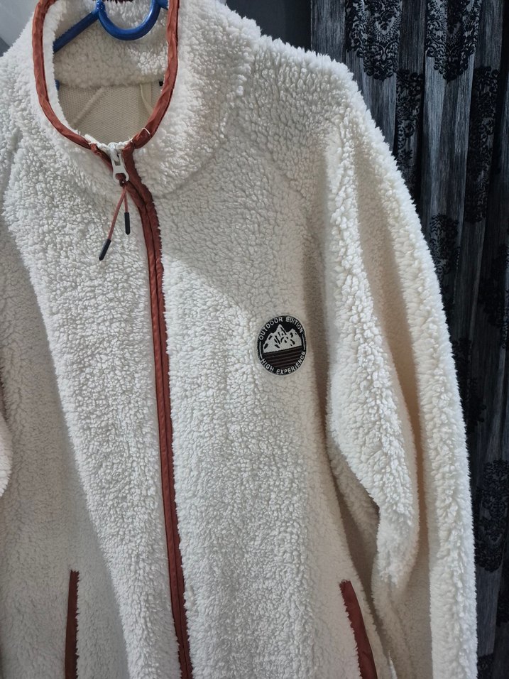 Beyaz fermuarlı unisex peluş hırka - Görsel 3