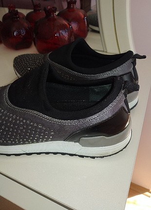 37 Beden Inci Spor Ayakkabi