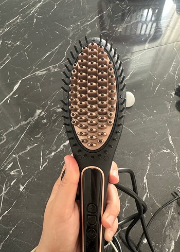 Siyah Elektrikli Saç Düzleştirici Tarak - Görsel 3