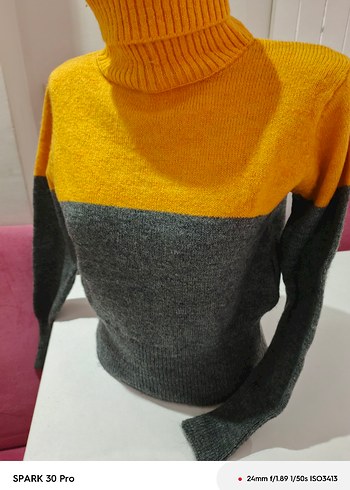 Renk Bloklu Boğazlı Kadın Kazak - Görsel 4