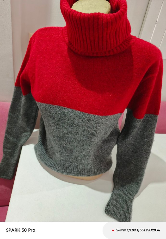 Kadın Gri-Kırmızı Örgü Boğazlı Kazak - Görsel 3