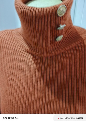 Düğmeli Boğazlı Kahverengi Kadın Kazak - Görsel 3