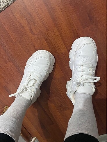 Bershka beyaz spor ayakkabı