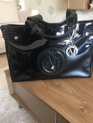 Armani rugan çanta