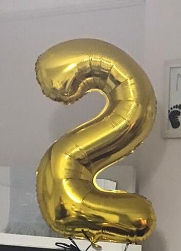 2 yaş balonu ve dökülmeyen tabak 