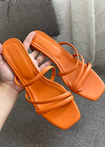 Bambi Bambi Turuncu Topuklu Minimalist Kadın Sandalet