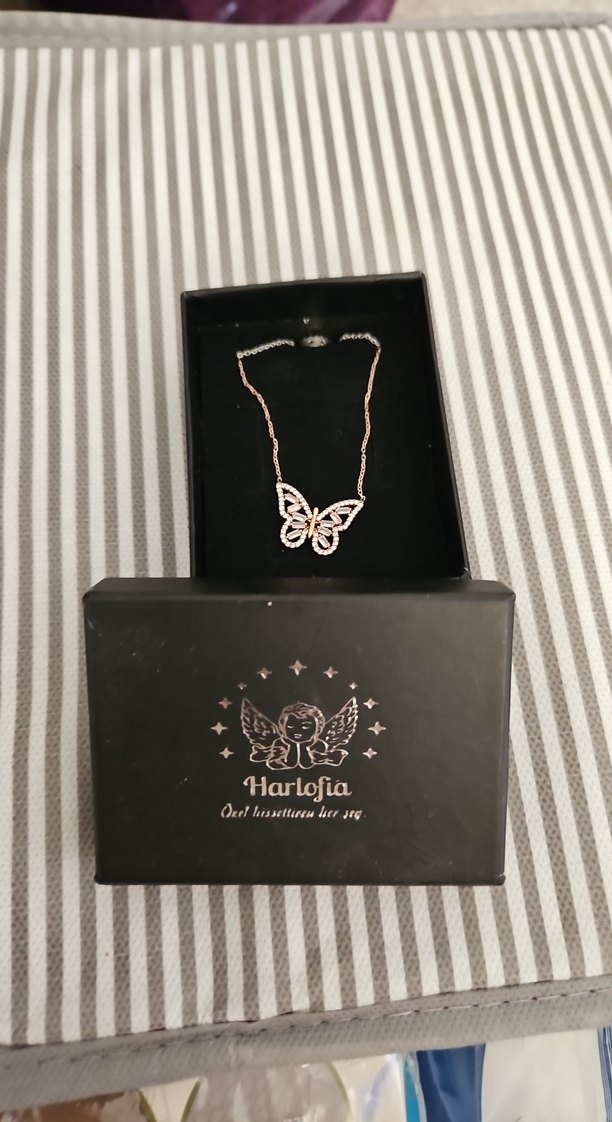 Zarif Kelebek Detaylı Altın Renk Kolye gümüş - Görsel 2