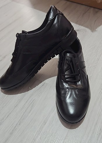 Siyah Erkek Bayan Klasik Bağcıklı Ayakkabı - Görsel 3