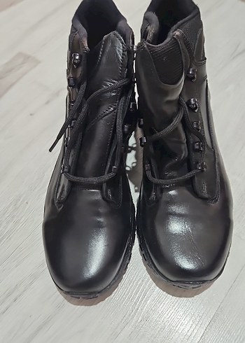 Siyah Bağcıklı Erkek bayan bot - Görsel 2