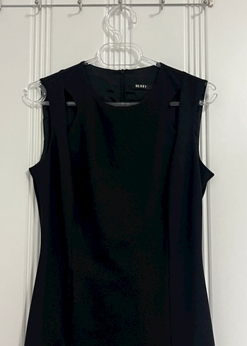 Siyah Midi Kolsuz Elbise - Görsel 2